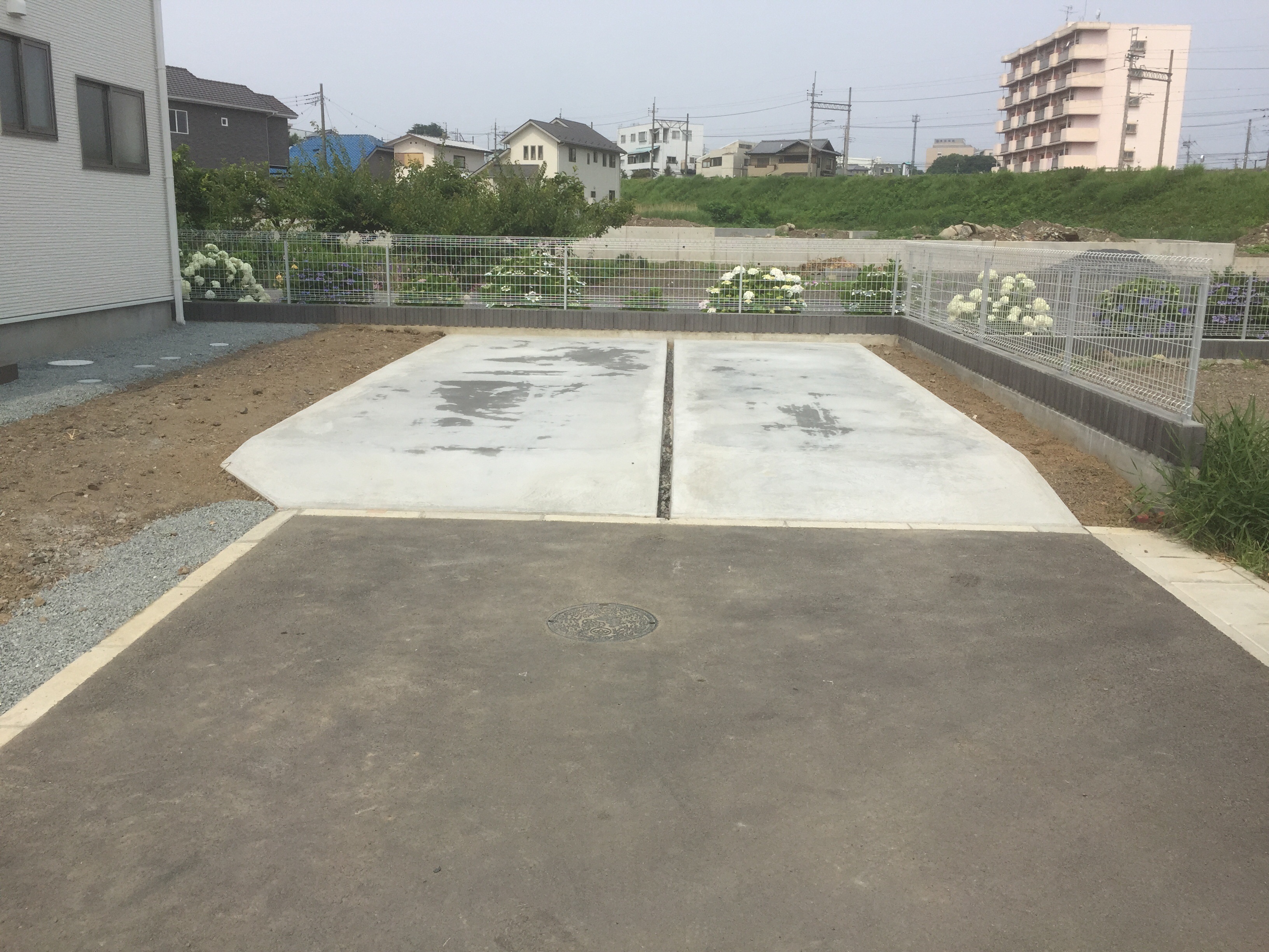 桐生市広沢町
境界ブロック フェンス 駐車場工事