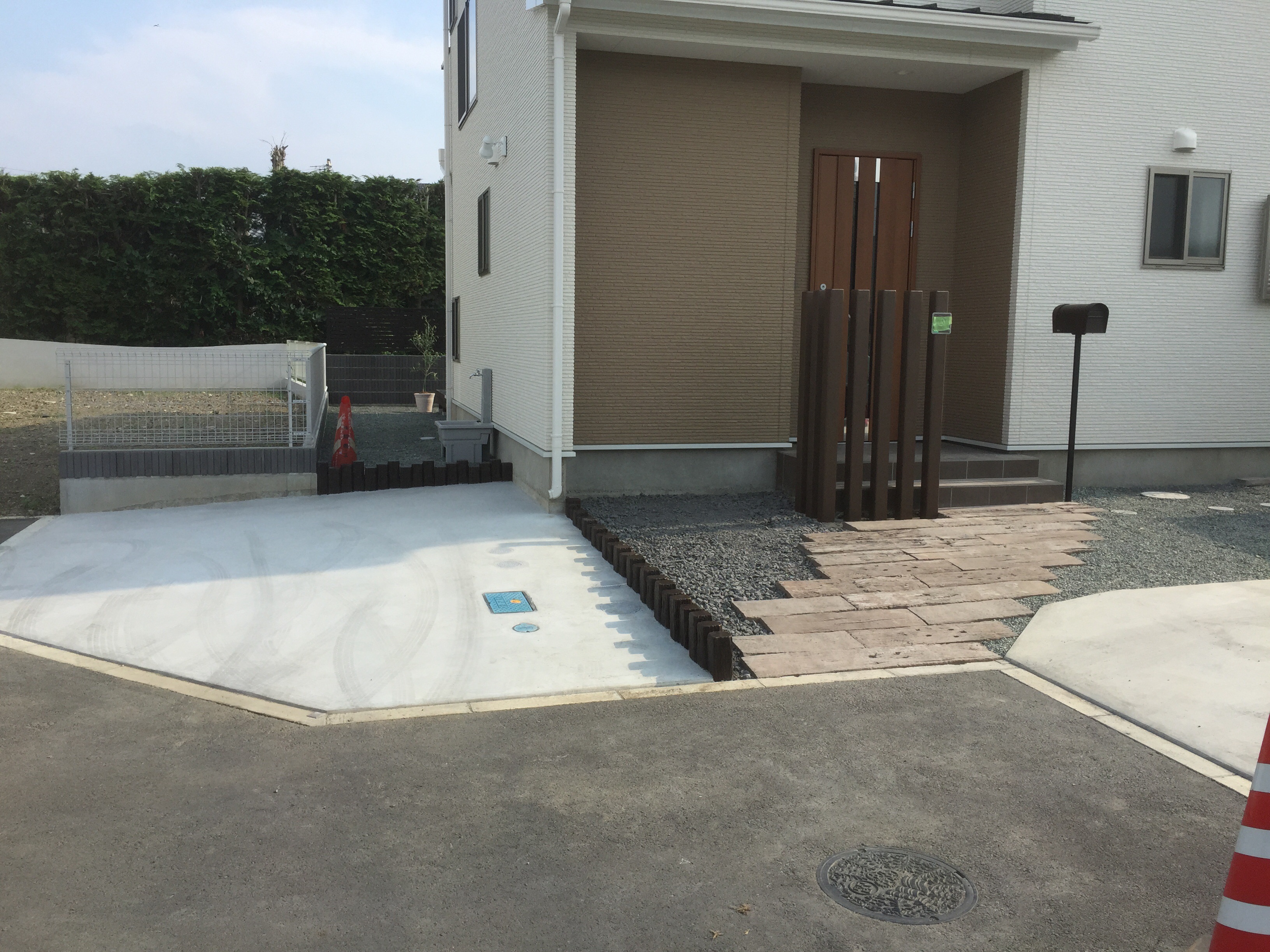 桐生市広沢町
境界ブロック フェンス 駐車場工事