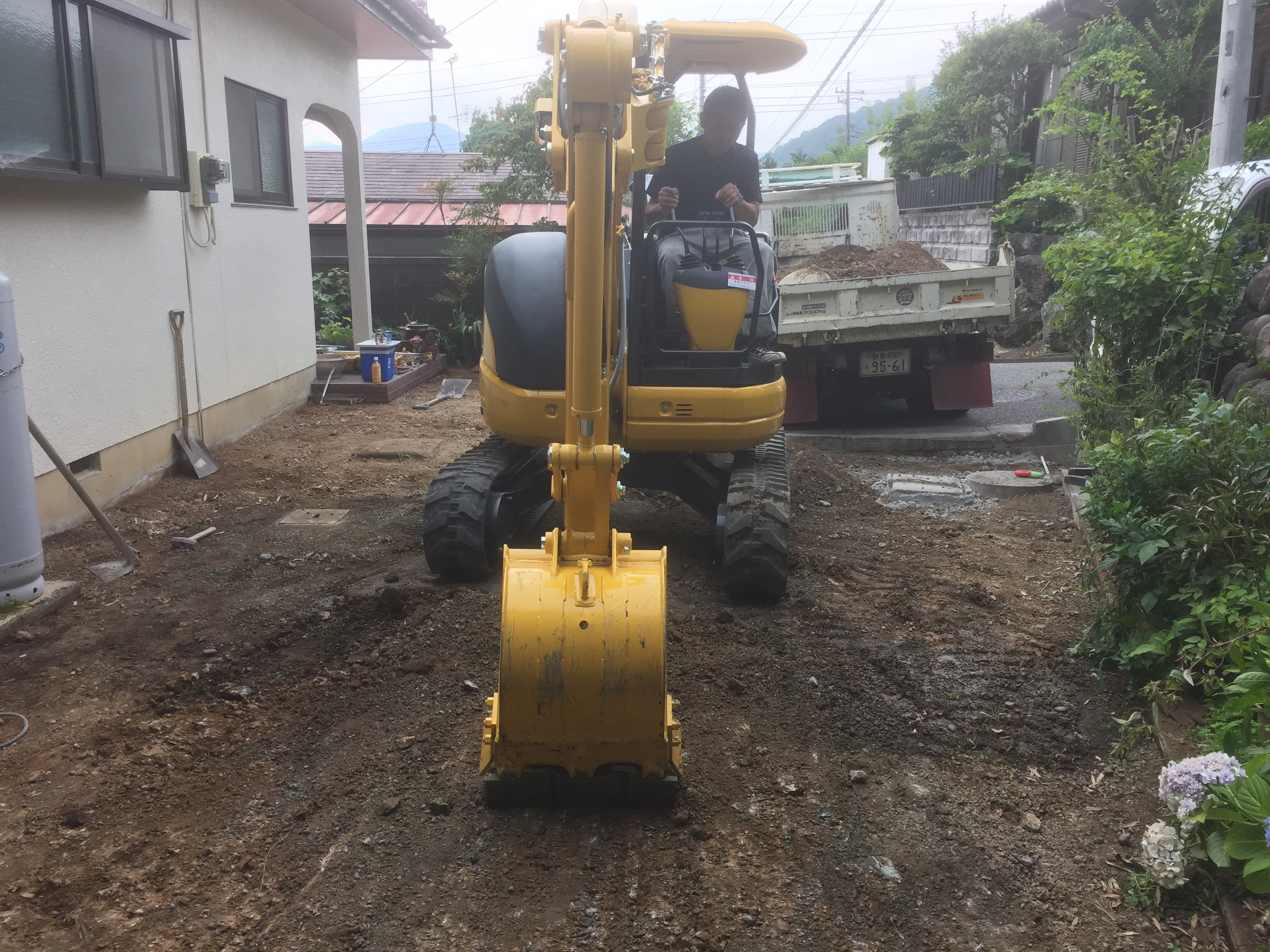 桐生市菱町K様邸　駐車場及びフェンス
