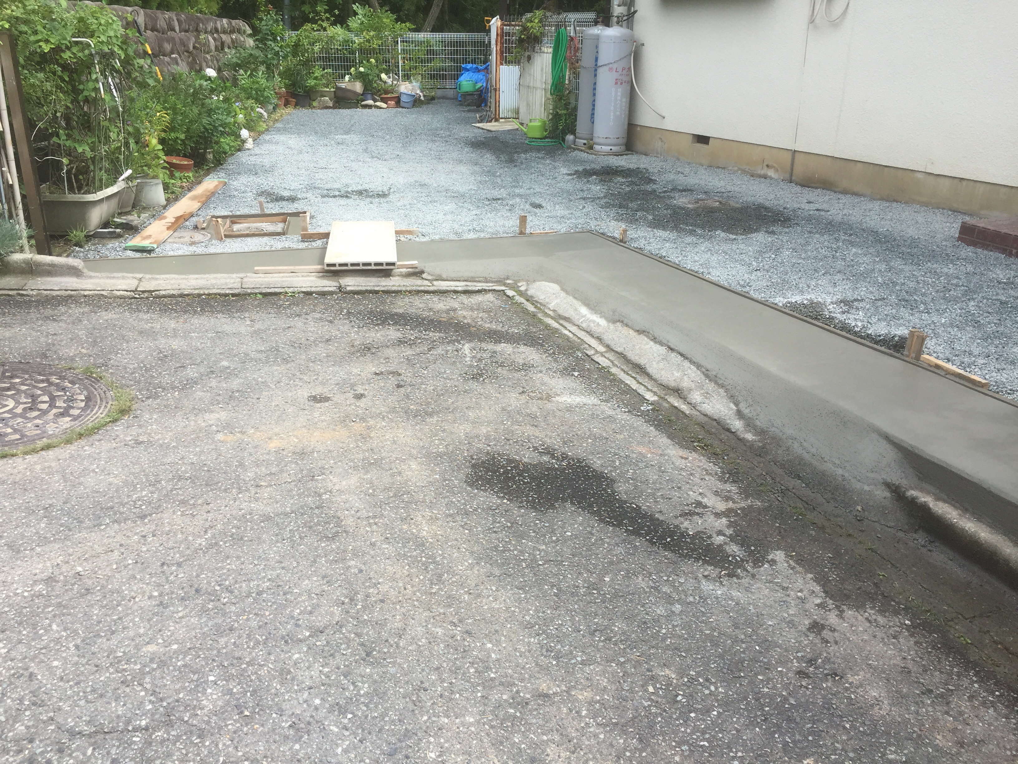 桐生市菱町K様邸　駐車場及びフェンス
