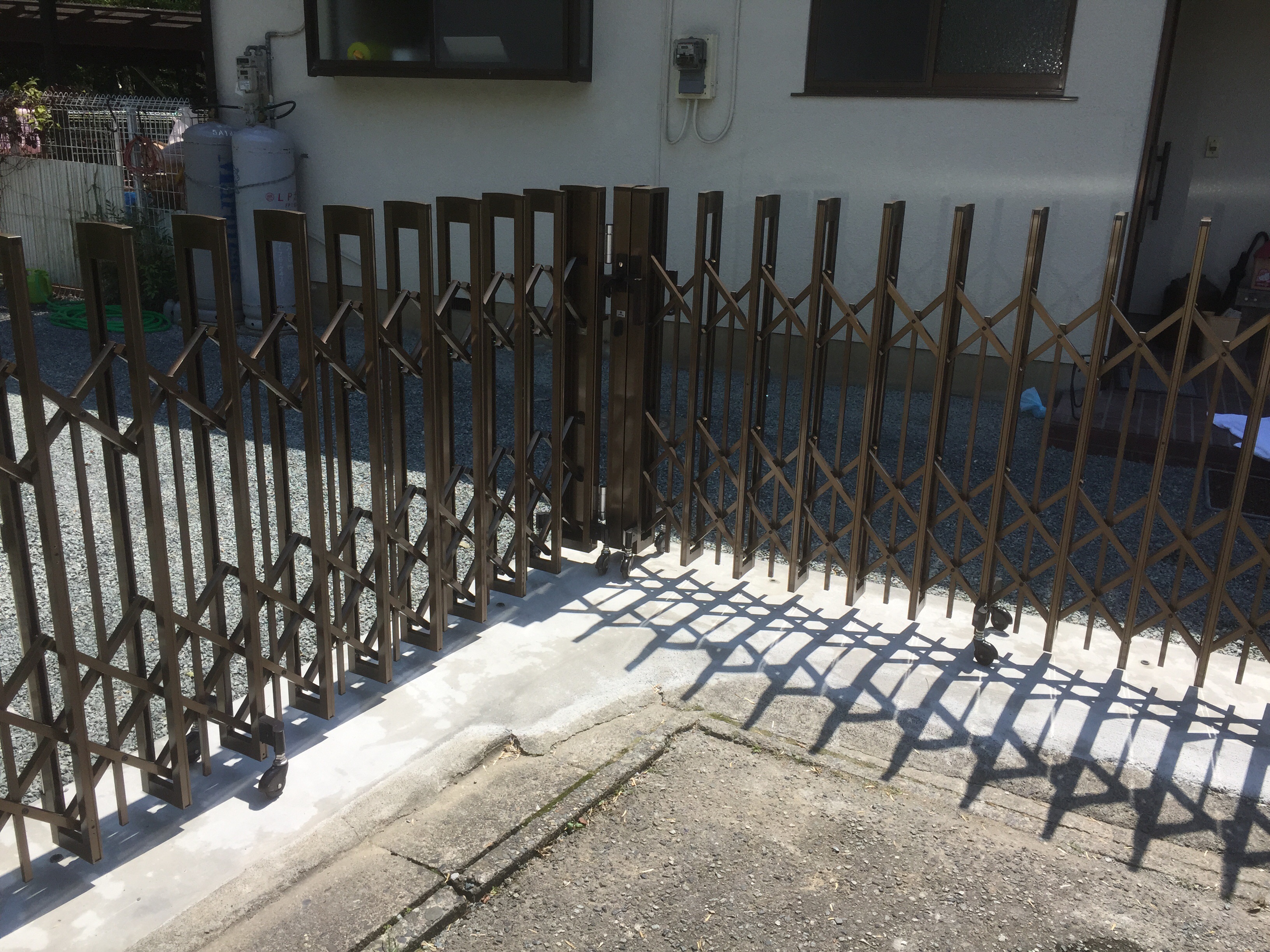 桐生市菱町K様邸　駐車場及びフェンス
