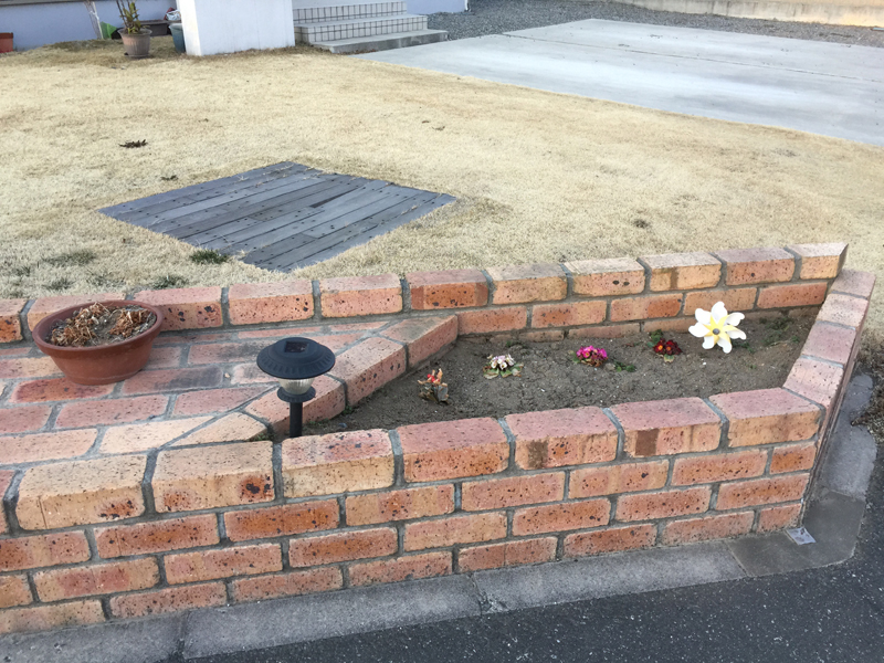 みどり市笠懸町K様邸　境界ブロック　フェンス　花壇
