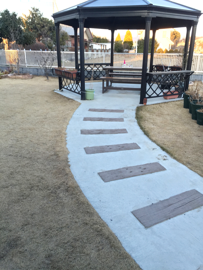 みどり市笠懸町A様邸　あづまやポーチ.アプローチ